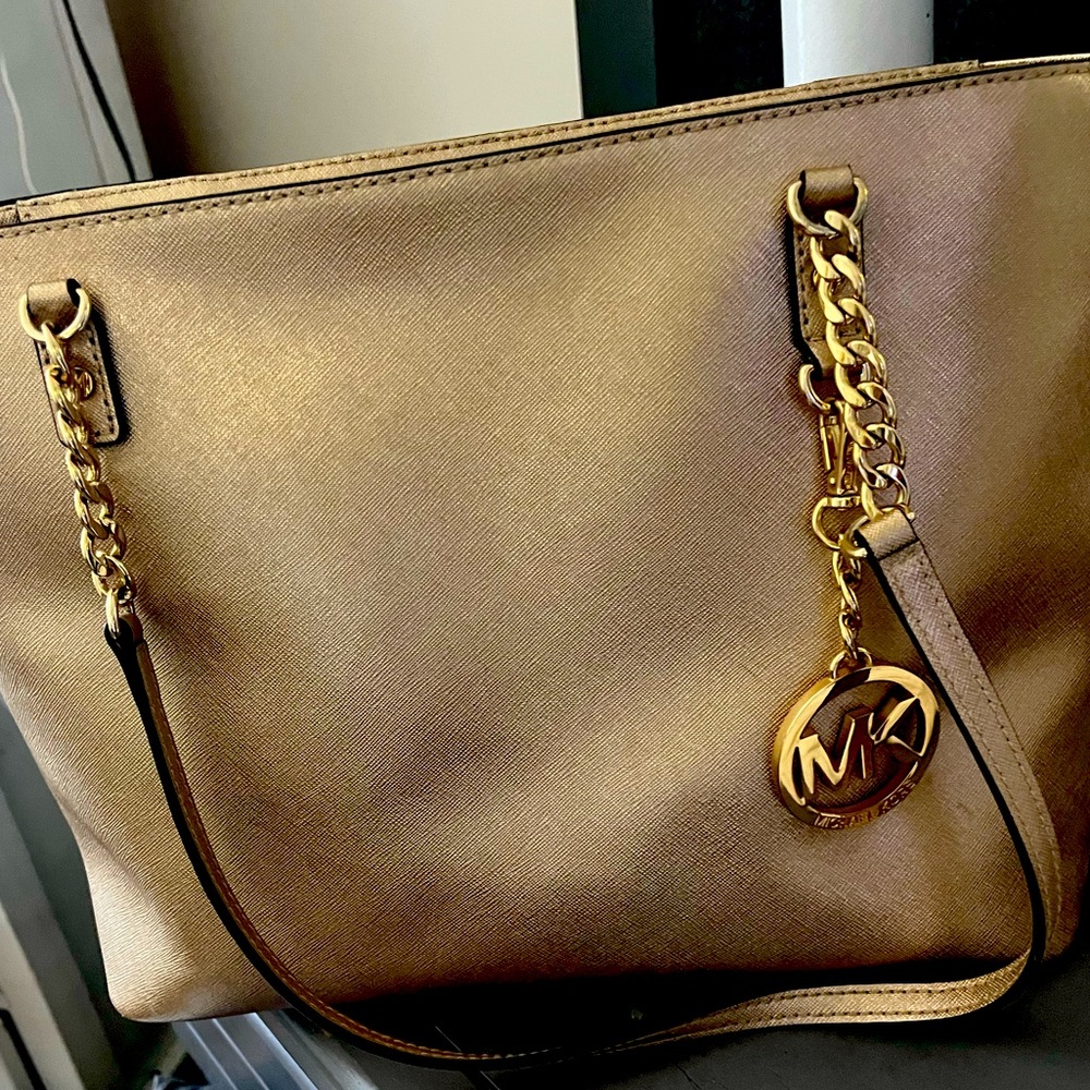 🚫 SOLD 🚫 Michael Kors Gold Purse